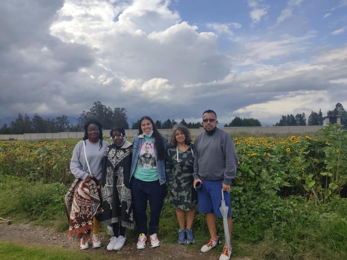Hospedaje El Girasol Tababela Quito Exteriér fotografie