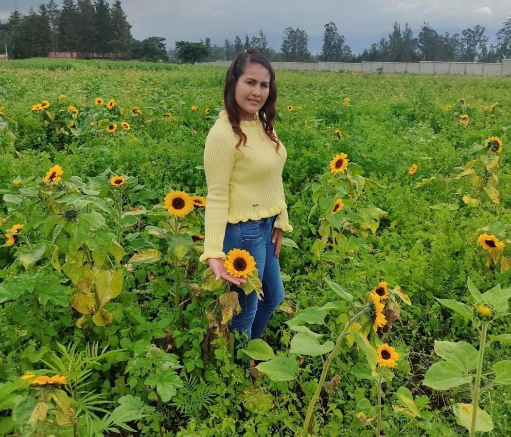 Hospedaje El Girasol Tababela Quito Exteriér fotografie